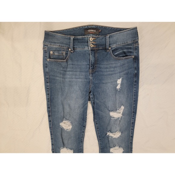 Torrid stretch  jeans: Jegging fit, medium wash, Distressed Women's 14 Reg - Picture 2 of 6